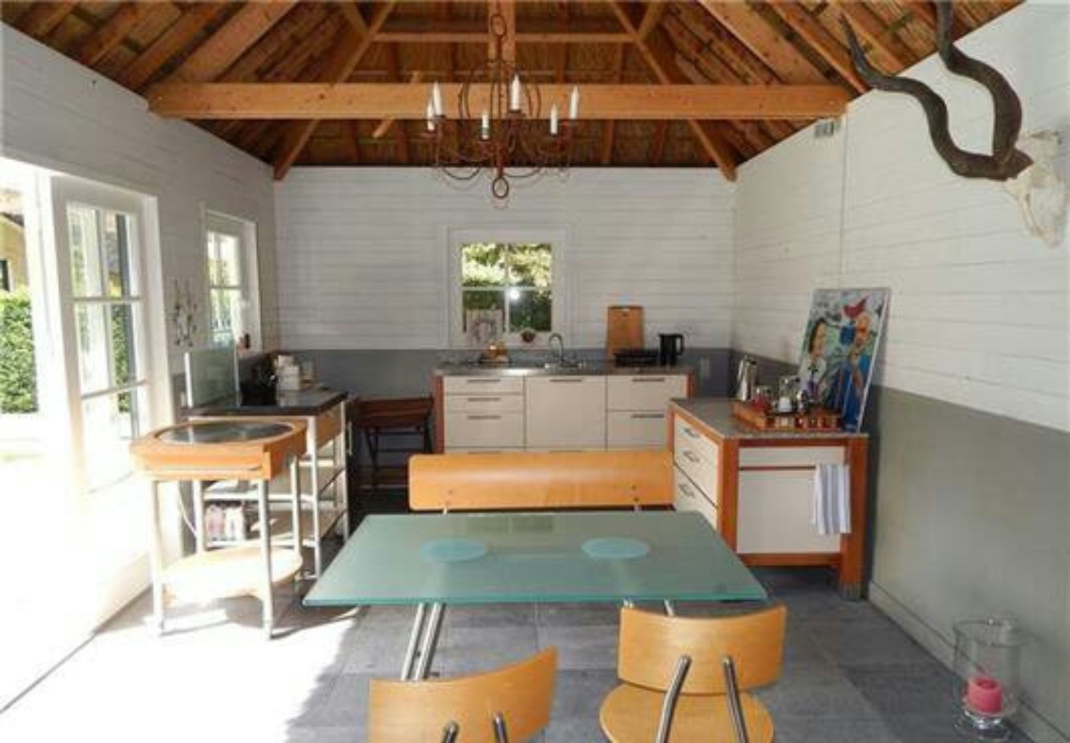 Zwembad met poolhouse