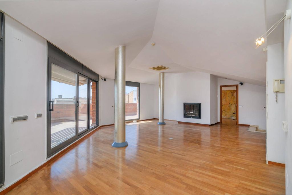 Duplexpenthouse Manresa - beeld 2